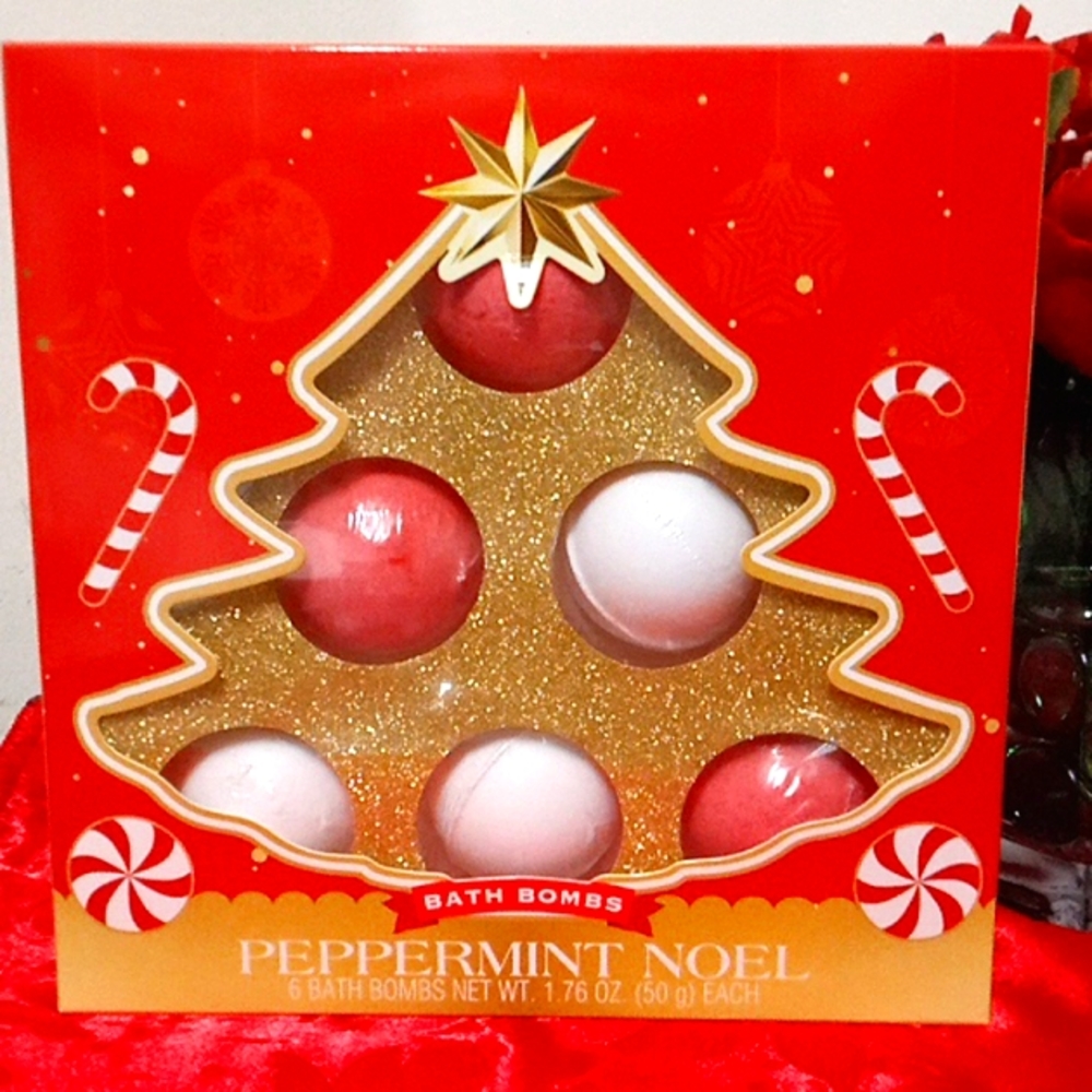 NWT🎁FREE GIFT INCLUDED🎁 NIB Peppermint Noel Bath Set Bath Bombs - Picture 4 of 11